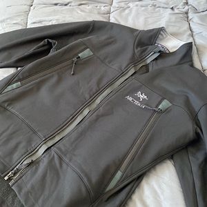 Arc’teryx Light Jacket